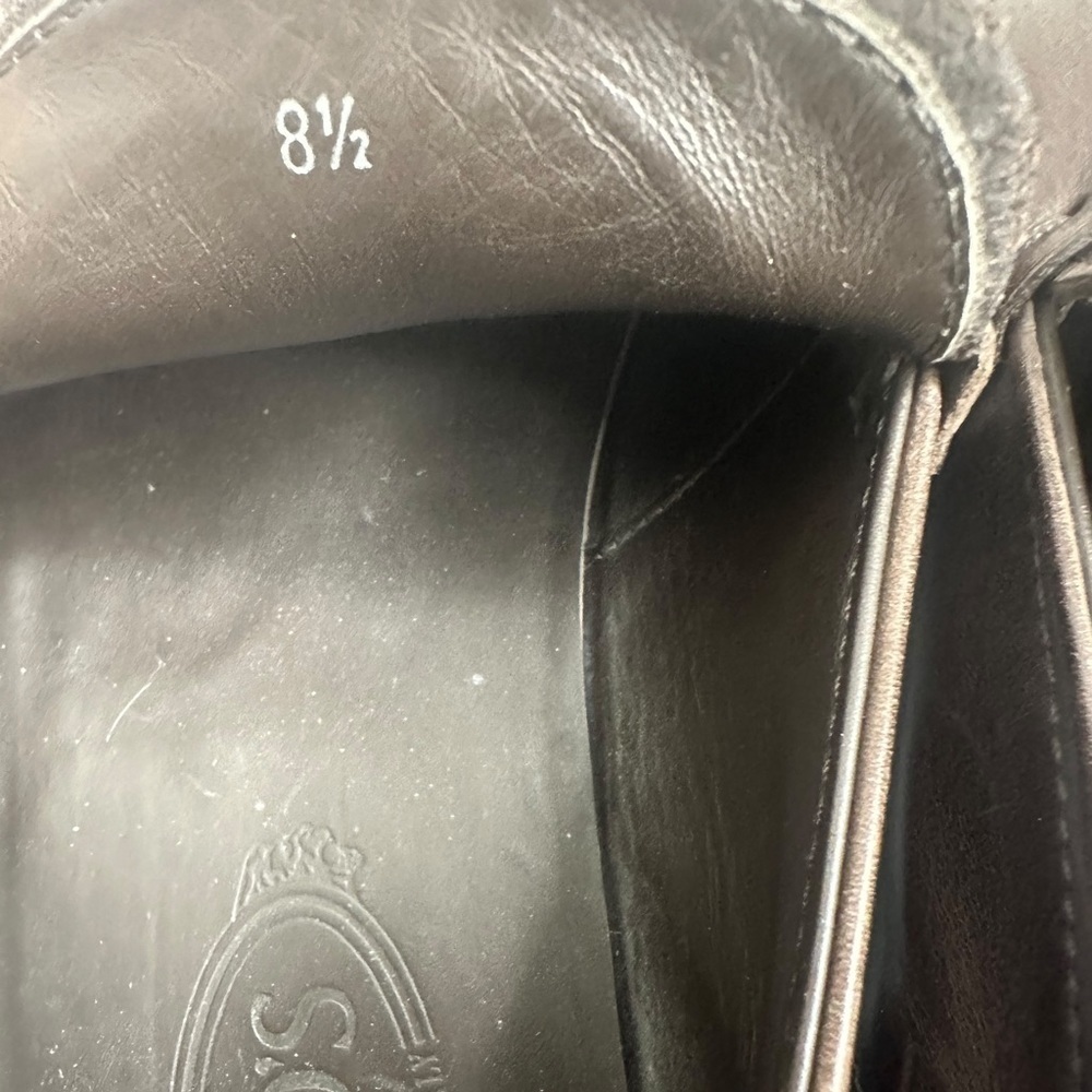 Todd’s Men Shoes. Condition is Pre-owned. Shipped with USPS Priority Mail. - Picture 15 of 16